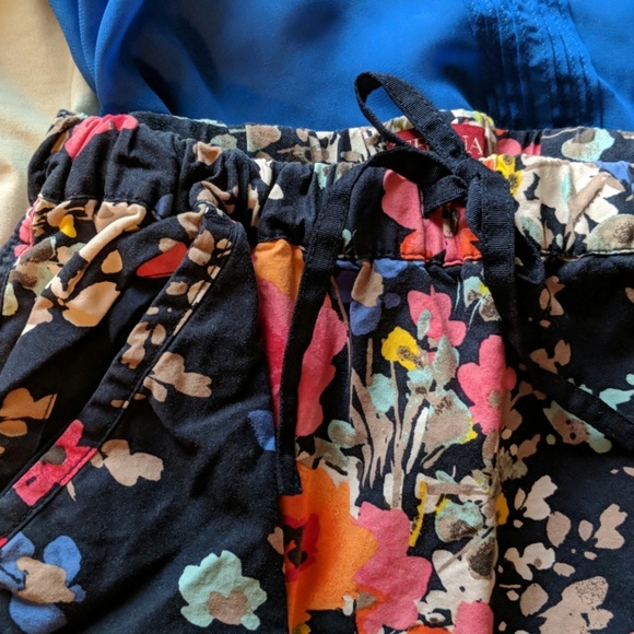 Stylish Office Blouse & Skirt - Picture 2 of 4